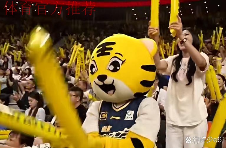 看完辽宁耻辱输江苏，再看看广东！你才知道杜锋和朱芳雨多伟大